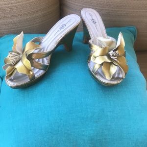 gold/silver4 heels,1/2 platform padded sole.